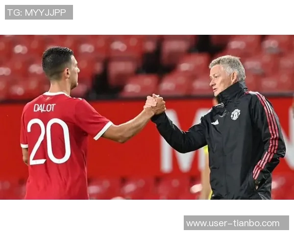 罗威留队困扰球队未来规划交易难觅合适替补成难题 罗威留队困扰球队未来规划交易难觅合适替补成难题